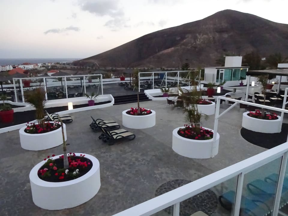 Hier konnte man nachmittags auchsuper sitzen/essen allsun App.-Hotel Esquinzo Beach