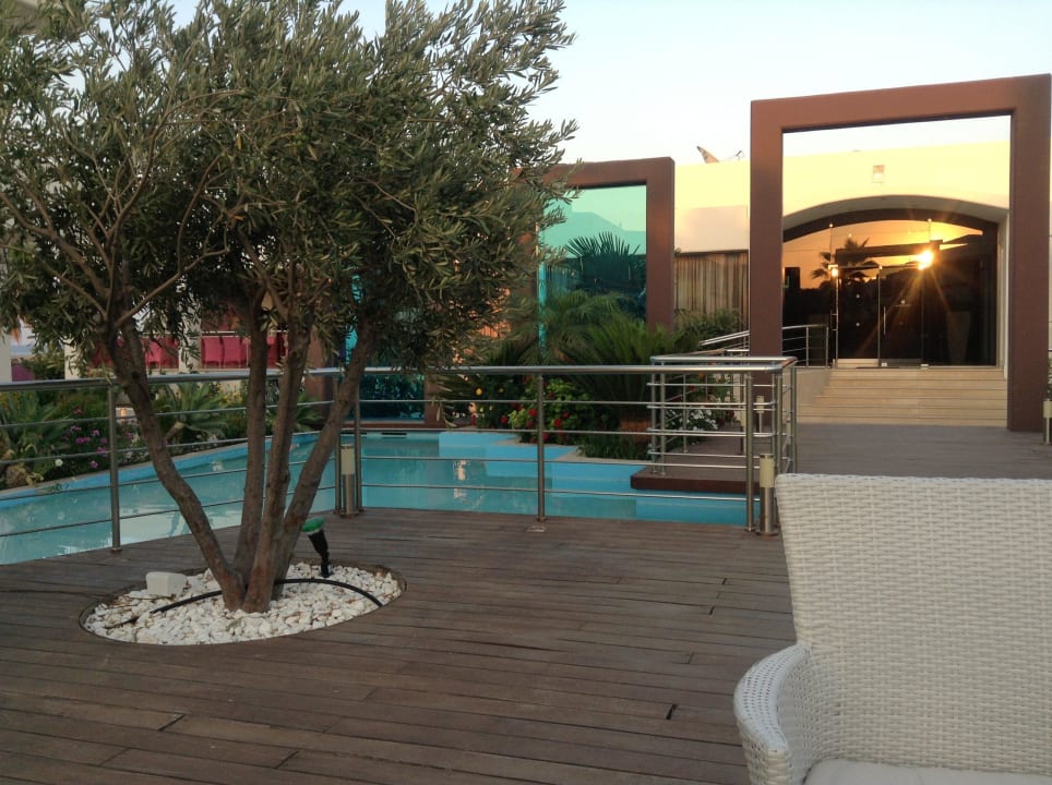 Die äußere Bar Afandou Bay Resort Suites