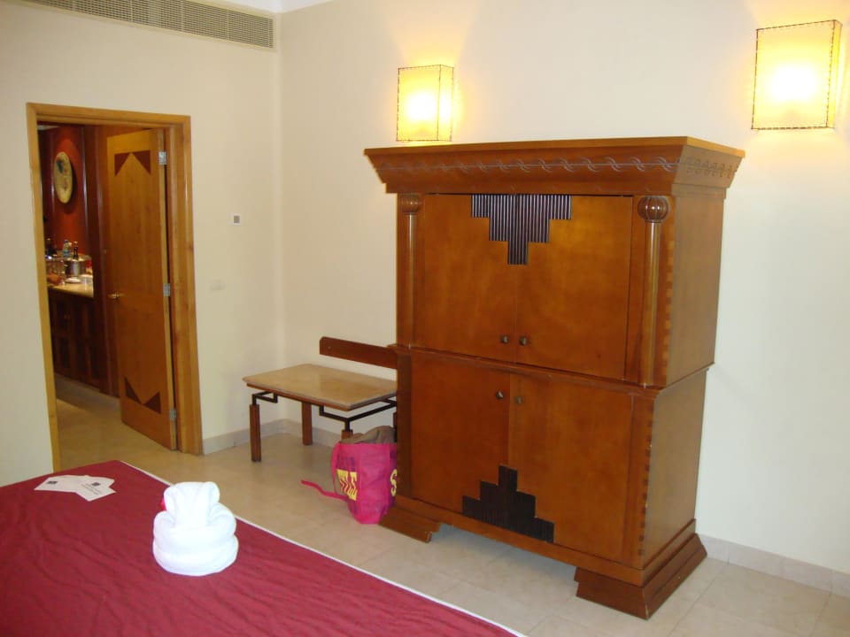 TV Schrank Iberostar Selection Paraiso Maya Suites