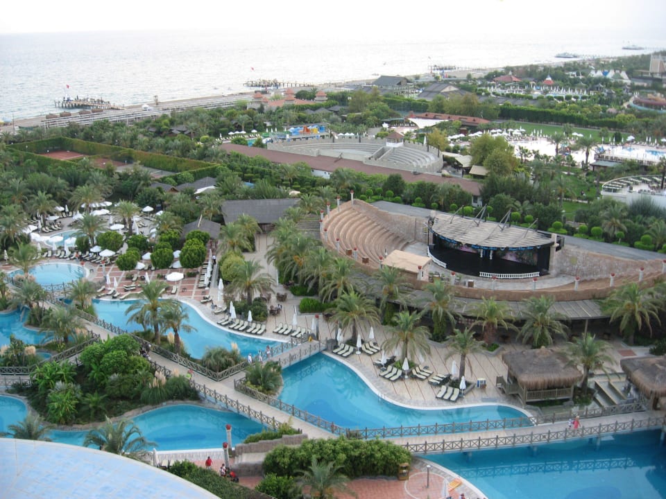 Vanuit de hotelkamer Royal Wings Hotel