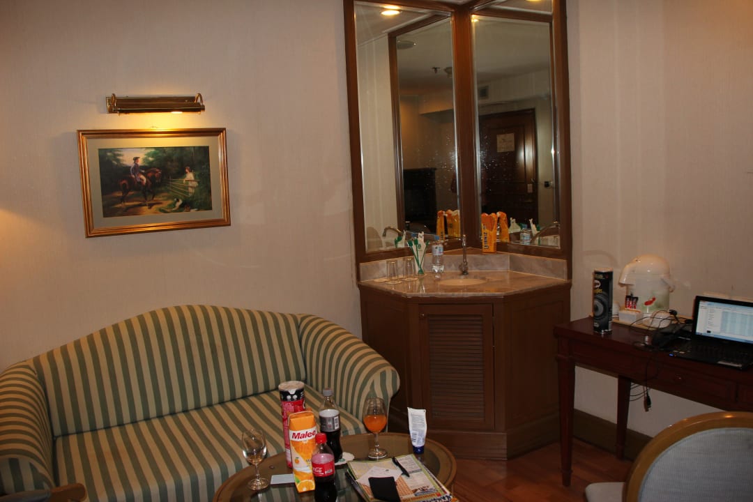 Wohnraum Hotel Windsor Suites & Convention