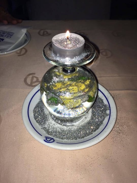 Blumenkreation "Kerze" zu meinem Geburtstag Gloria Palace San Agustin Thalasso & Hotel