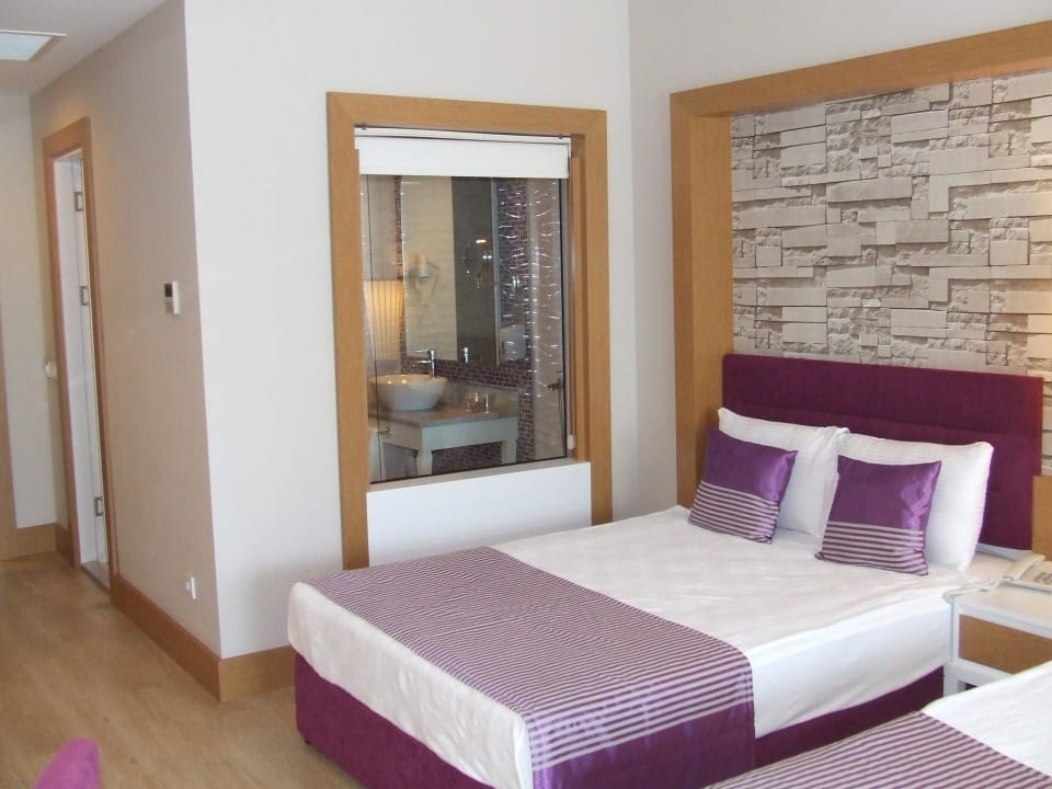 Mehrbettzimmer und Tageslichtbad TUI MAGIC LIFE Jacaranda