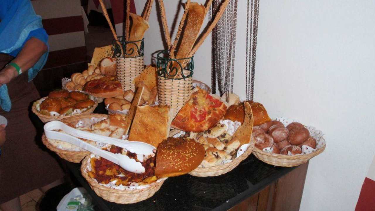 Brotangebot beim Abendessen The Grand Hotel Sharm El Sheikh