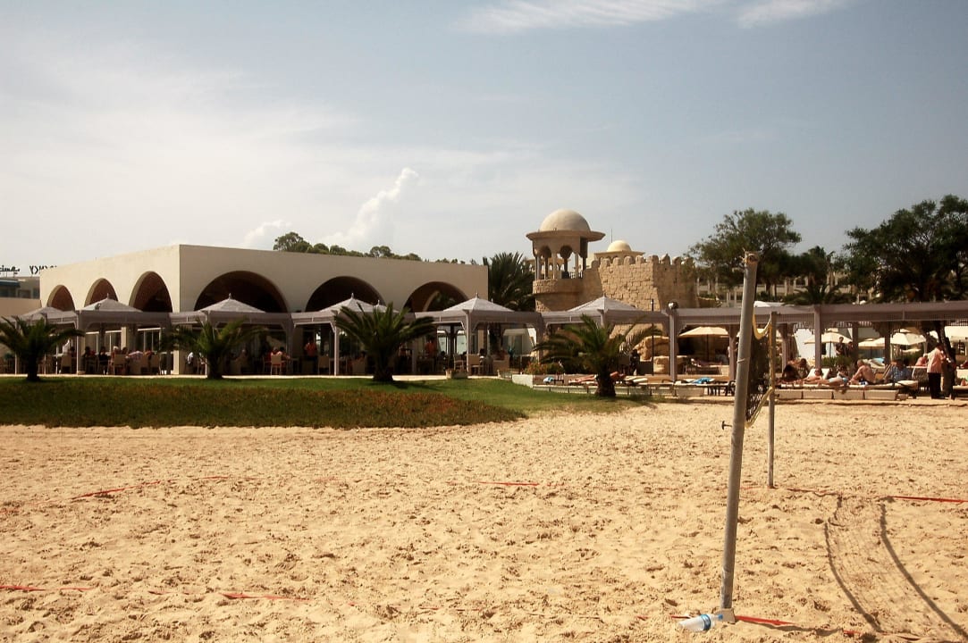 Strandrestaurant und Vollyball Steigenberger Marhaba Thalasso Hammamet