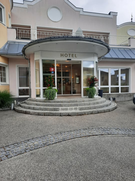 Außenansicht Hotel Almesberger