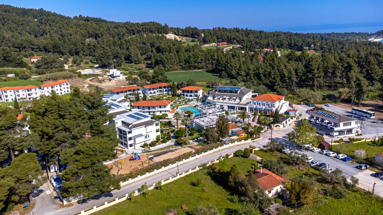 Außenansicht Hotel Chrousso Village