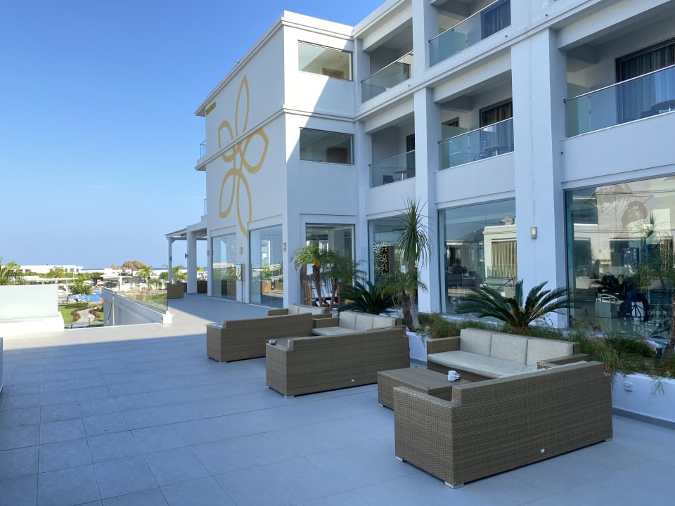 Außenansicht Asterias Beach Resort