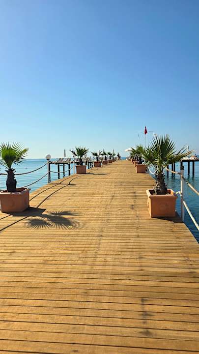 Strand Royal Wings Hotel