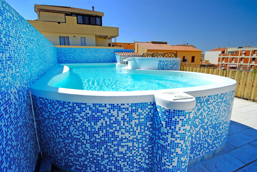 Piscina e Idromassaggio Hotel Domomea