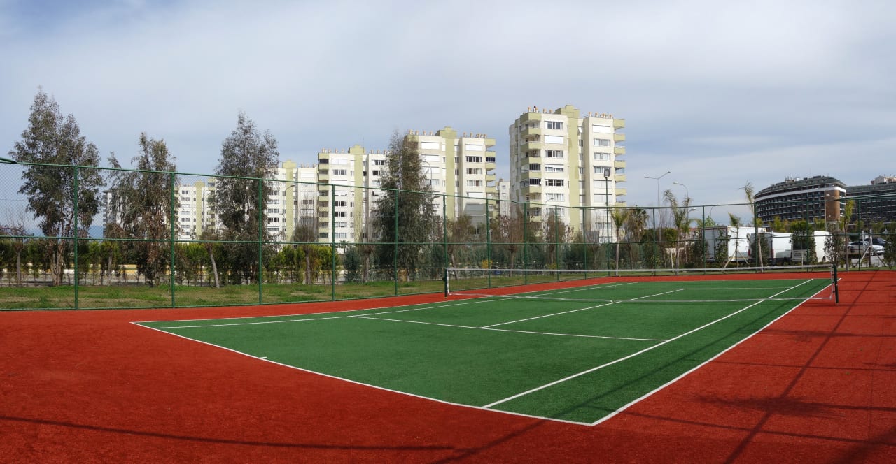 Tennisplatz Royal Seginus
