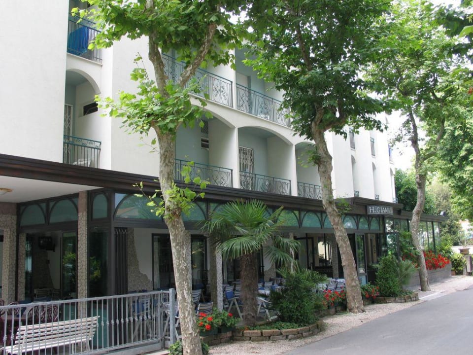 Das Hotel Giamaika (Frontansicht)  Hotel Giamaika
