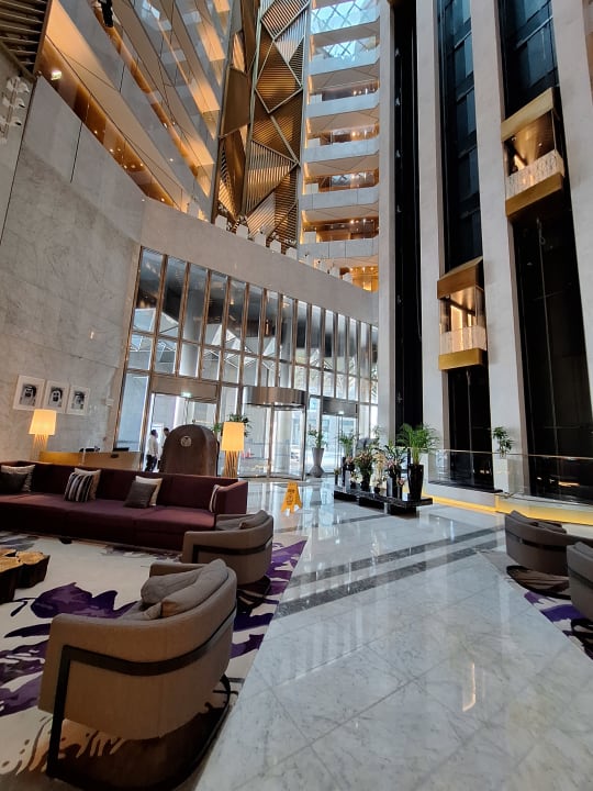 Lobby Al Bandar Rotana - Creek