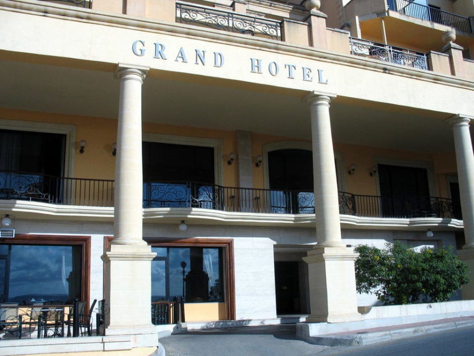 Eingangsbereich vor dem Grand Hotel Grand Hotel Gozo