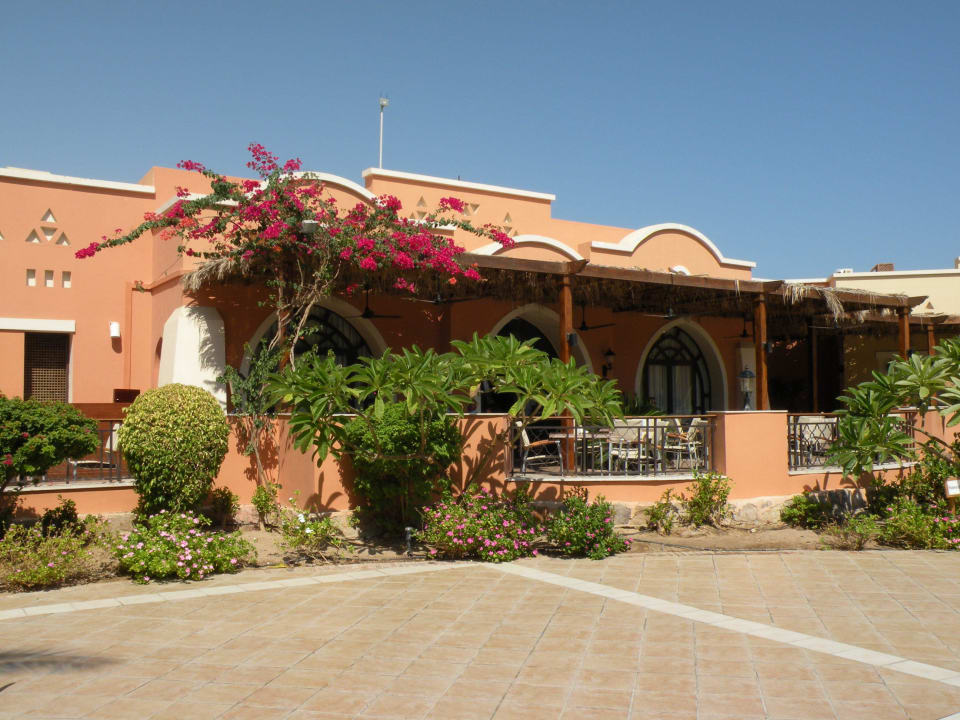 Hotel von aussen Jaz Dar EL Madina