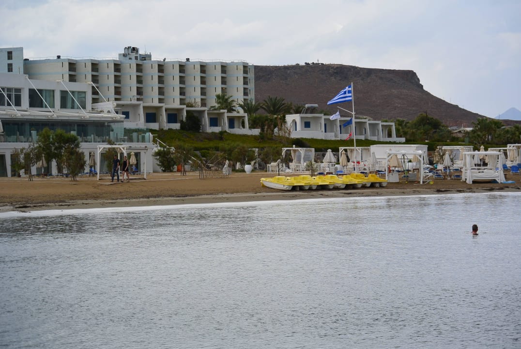 Vue plage sable fin Knossos Beach Bungalows Suites Resort & Spa