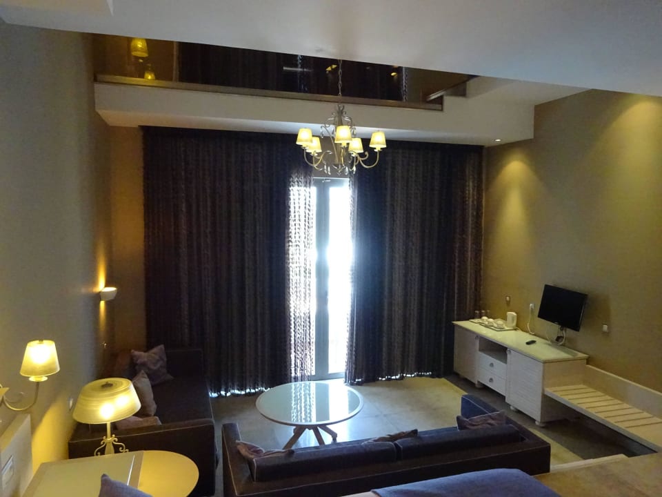 Wohnplatz unserer suite hinter Vorhang Pool  alltoura Club Hotel Porto Angeli Beach Resort