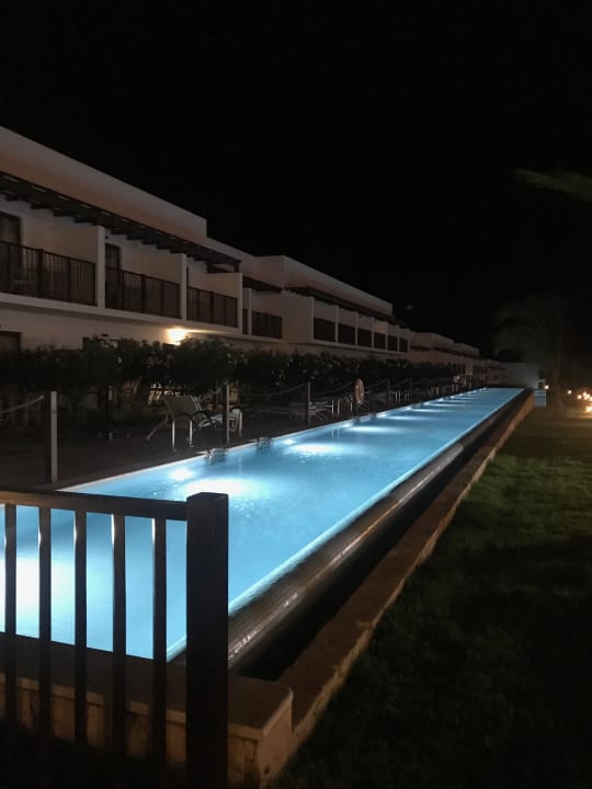 Pool Meliá Laguna Beach