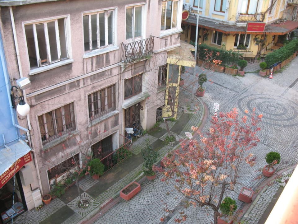 Вид из окна Hotel & Pension Side