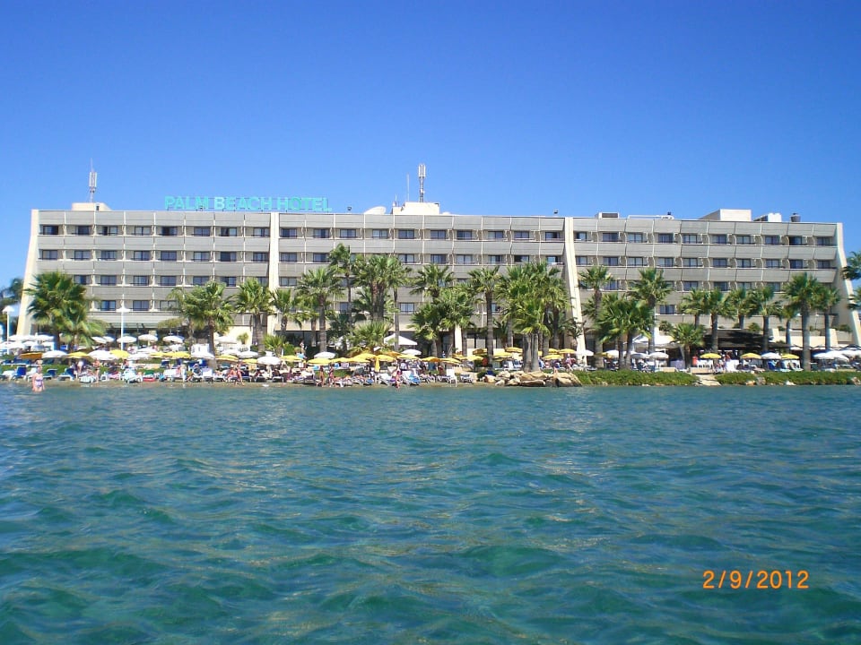Blick vom Meer auf's Hotel Palm Beach Hotel & Bungalows