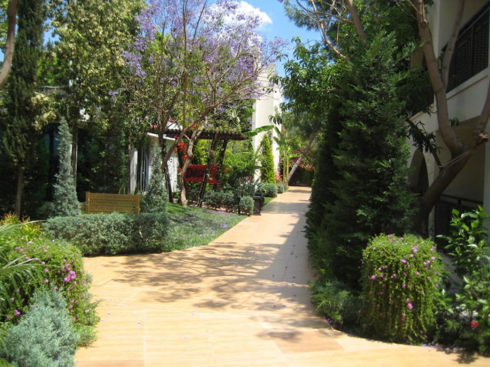 Garden Latanya Park Resort