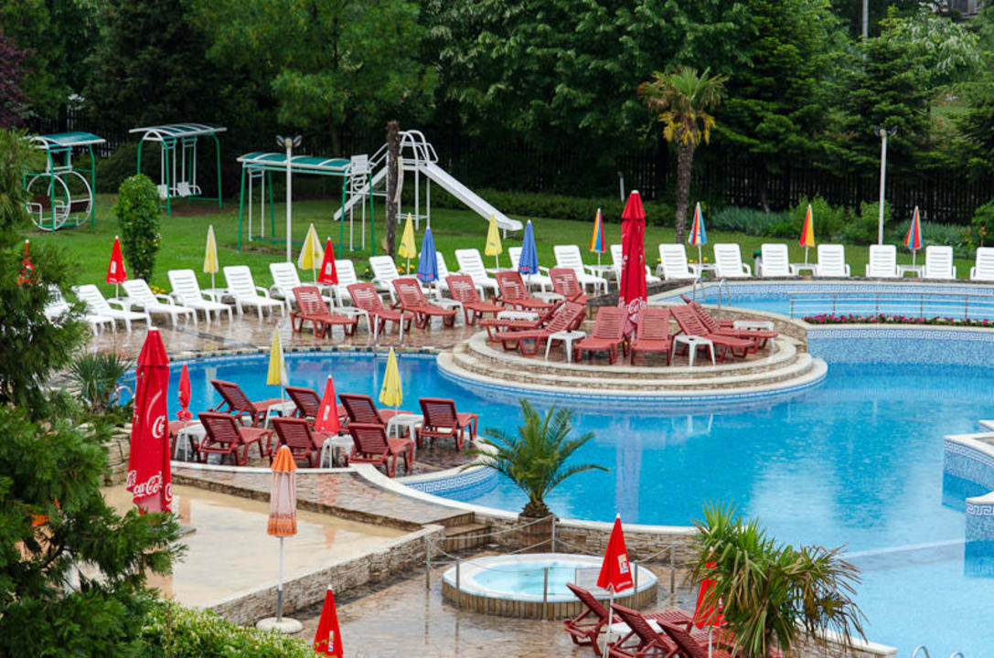 Poolanlage Hotel Hrizantema