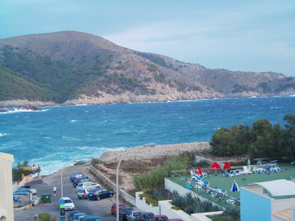Strasse rechts zum Strand Parque Nereida Suites Hotel