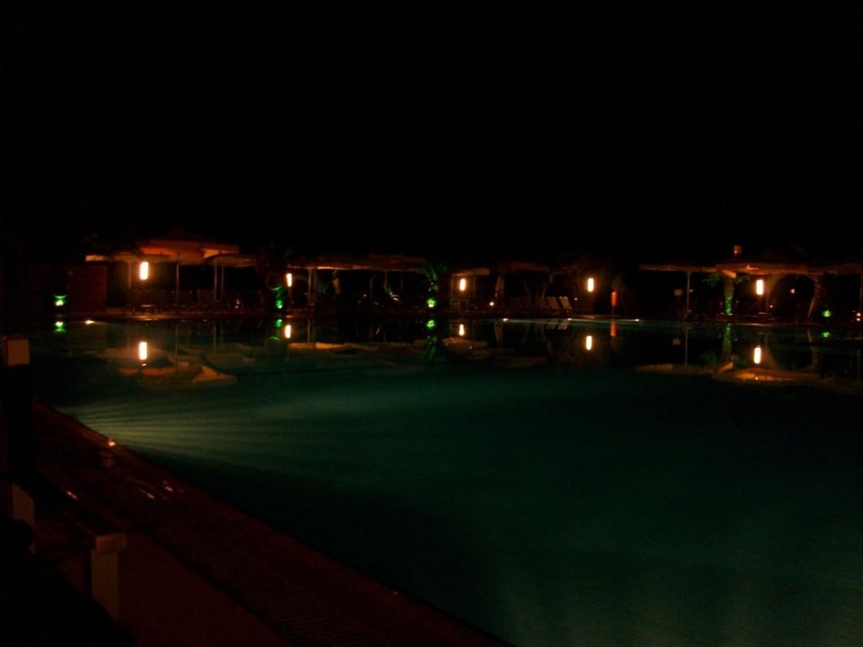 Pool nachts alltoura Club Hotel Poseidon Palace