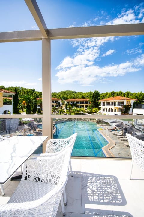 Pool Hotel Chrousso Village