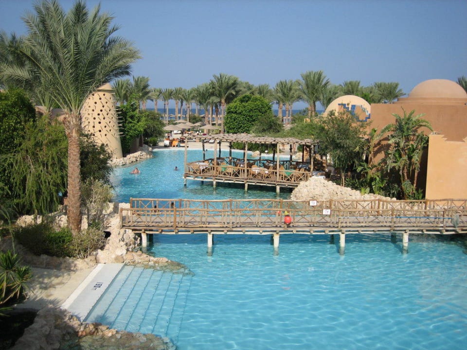 Blick auf den Pool Grand Makadi