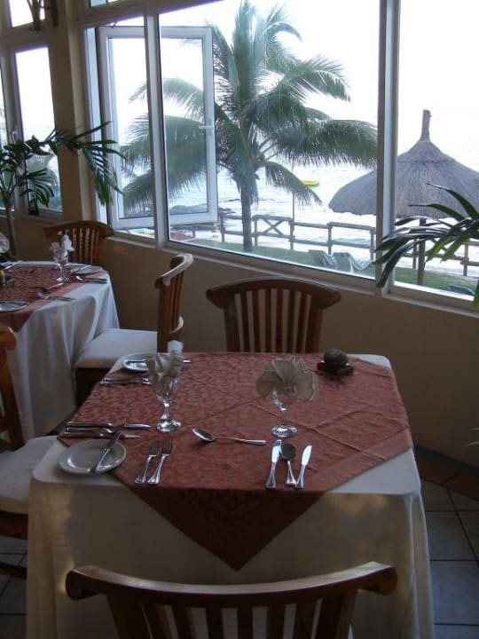 Speisesaal mit Meerblick Le Peninsula Bay Beach Resort & Spa