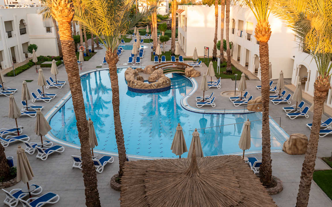 Pool Xperience St. George Homestay