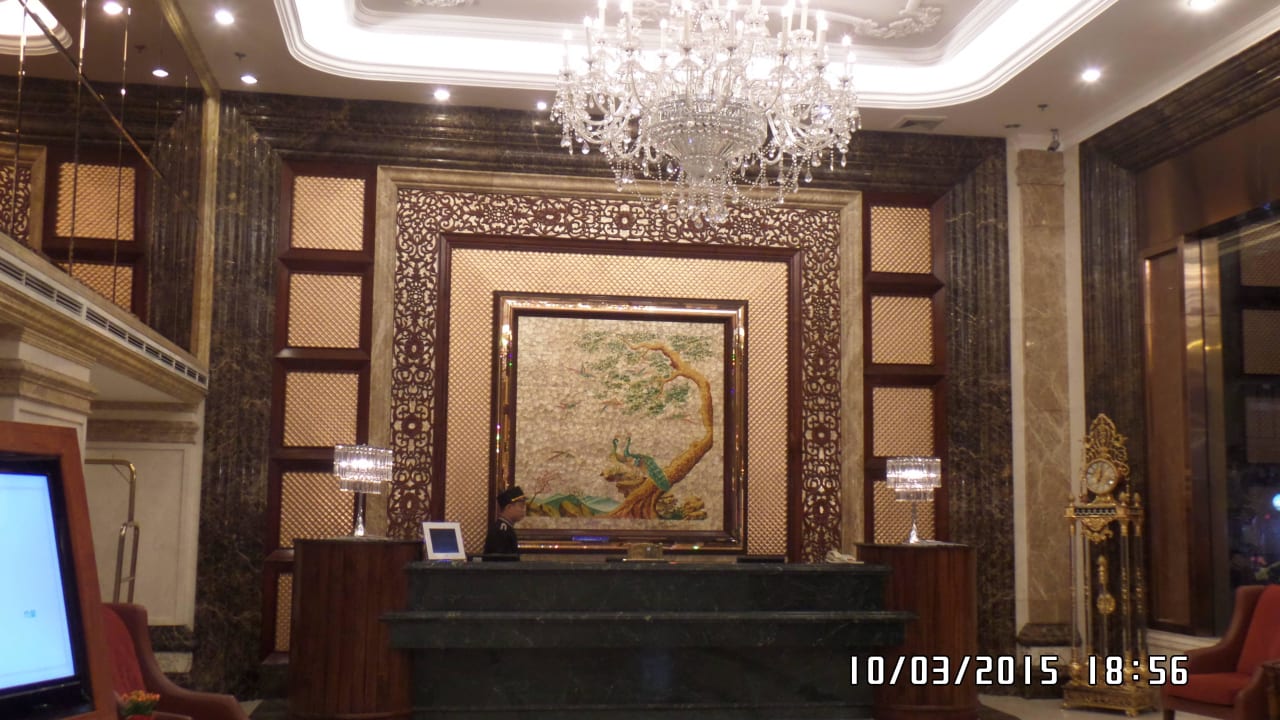 Bell-Boy Hotel Windsor Plaza