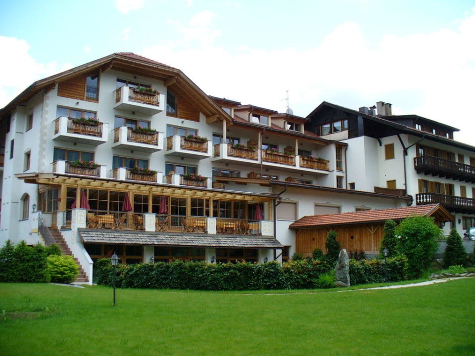 Hotel von der Gartenseite Hotel Tharerwirt