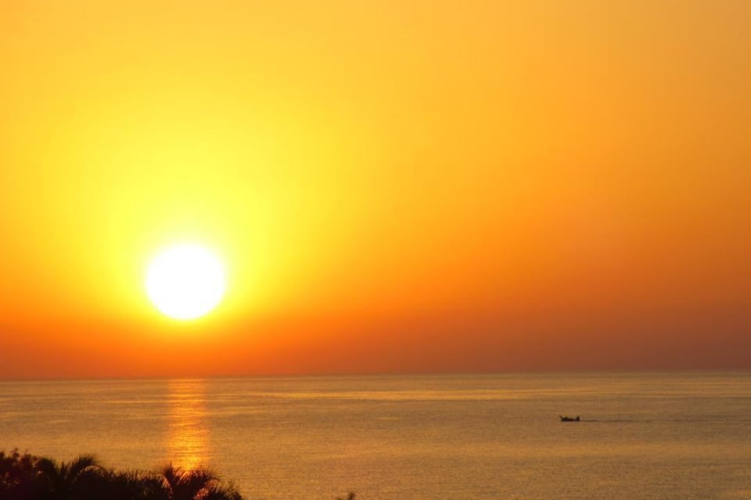 Sonnenaufgang vor dem Hotelzimmer Aquagrand Artistic Luxury Beach Resort - Adults only