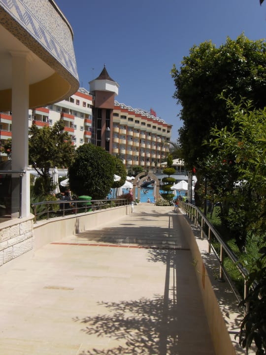 Auf dem weg zu einem der beiden pools Saphir Hotel & Villas