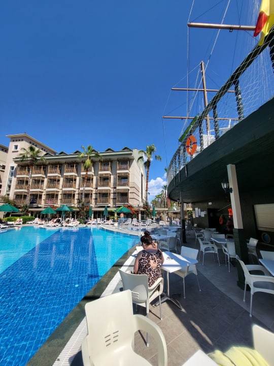 Pool Can Garden Resort