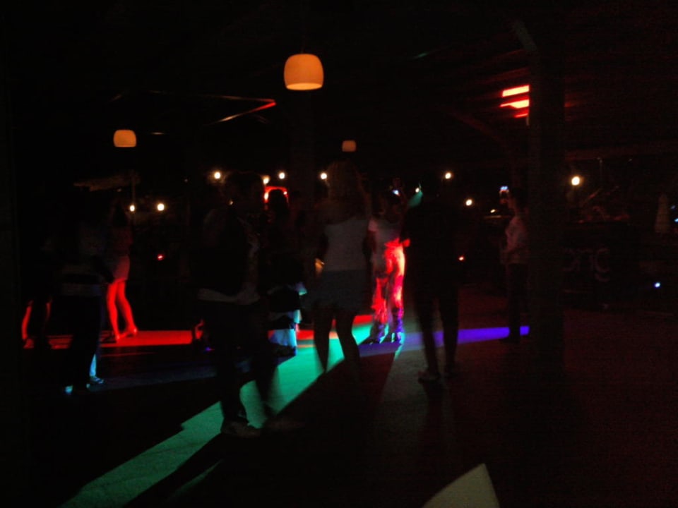 Draußen wird getanzt Limak Lara Deluxe Hotel & Resort