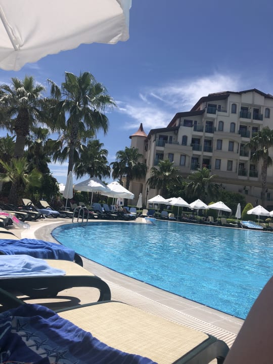 Pool Bella Resort & Spa