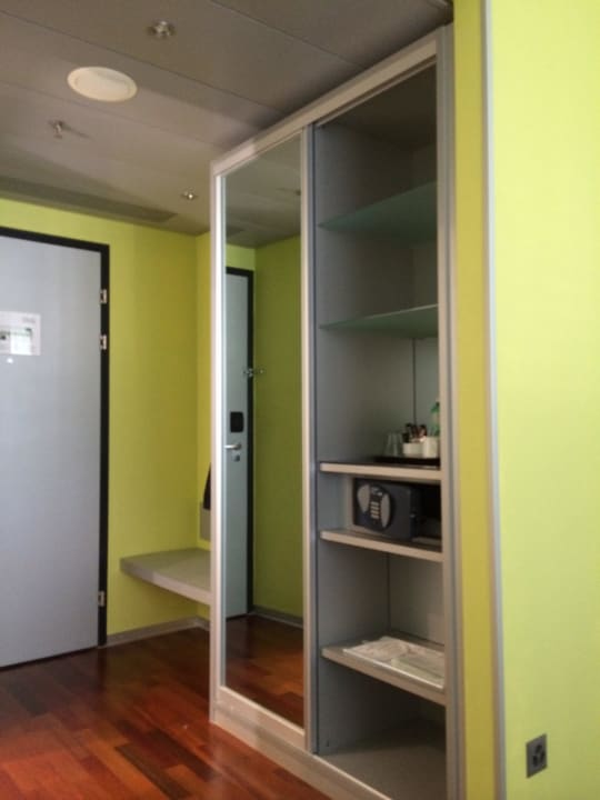 Schrank Holiday Inn Bern - Westside