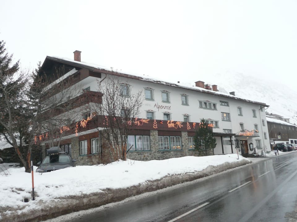 Hotel Alpenrose von vorne Hotel Alpenrose