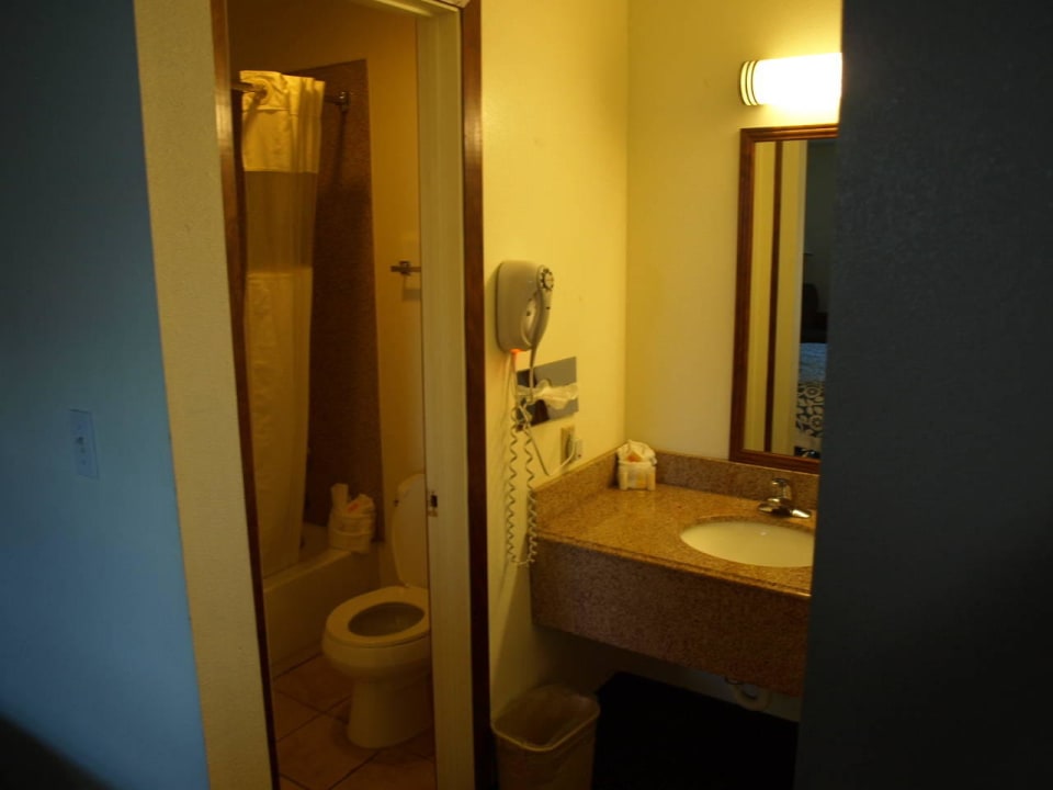 Bad Hotel Days Inn Austin North