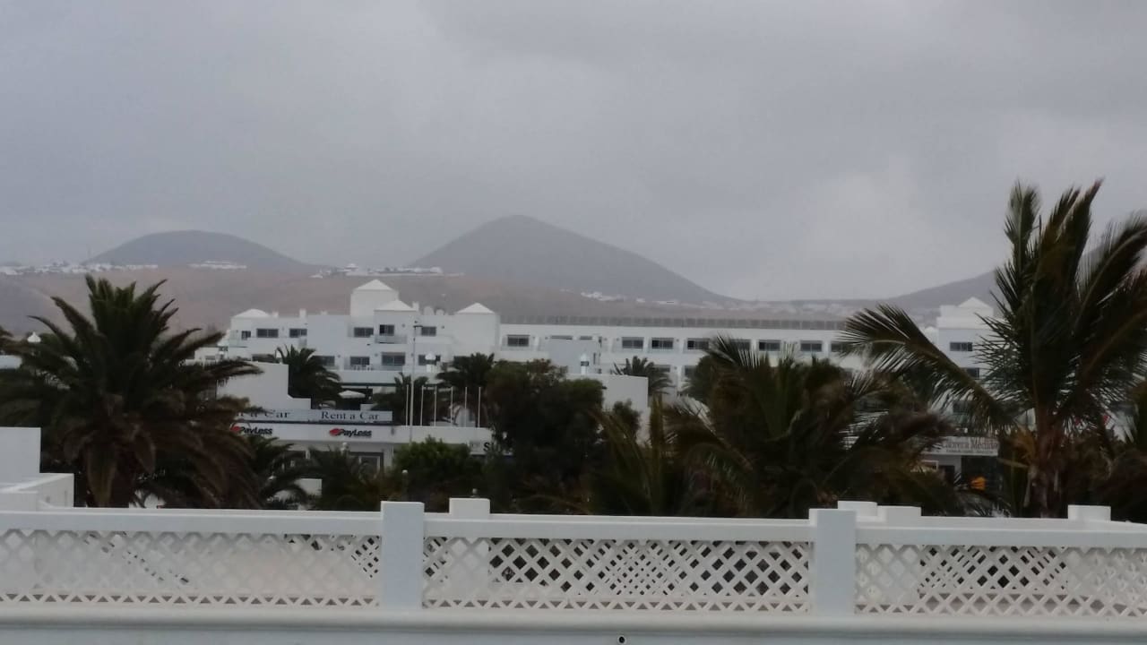 Blick zu Schwesterhotel ( glaube ich ) Hotel Las Costas