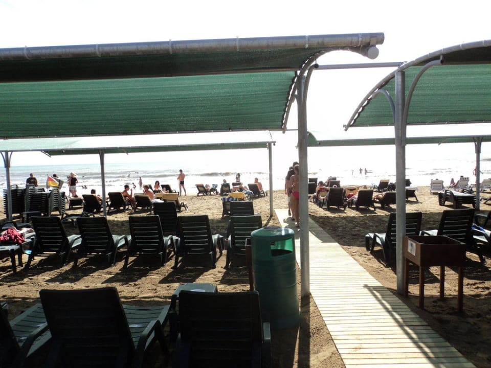 Blickrichtung Strand Port Side Resort Hotel