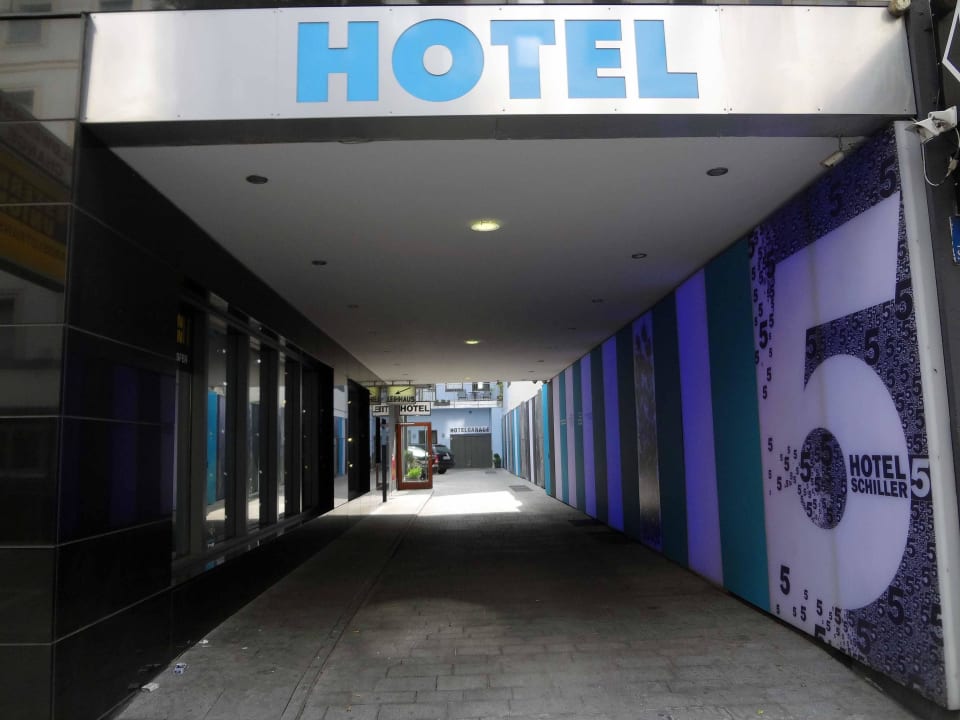 Durchgang zum Hotel Schiller 5 Hotel