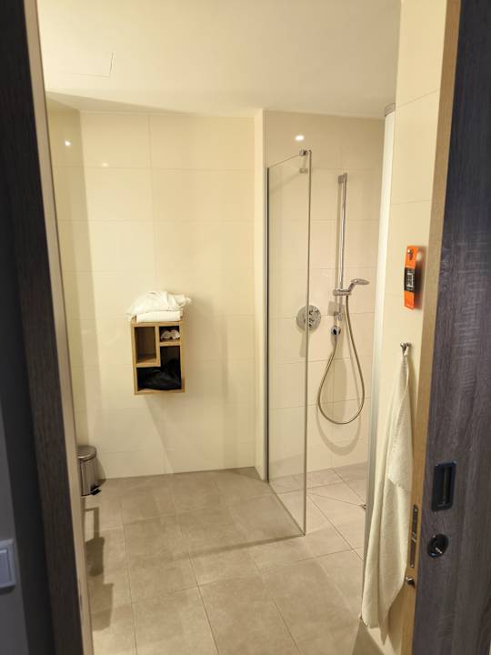 Zimmer Hampton By Hilton Frankfurt Airport