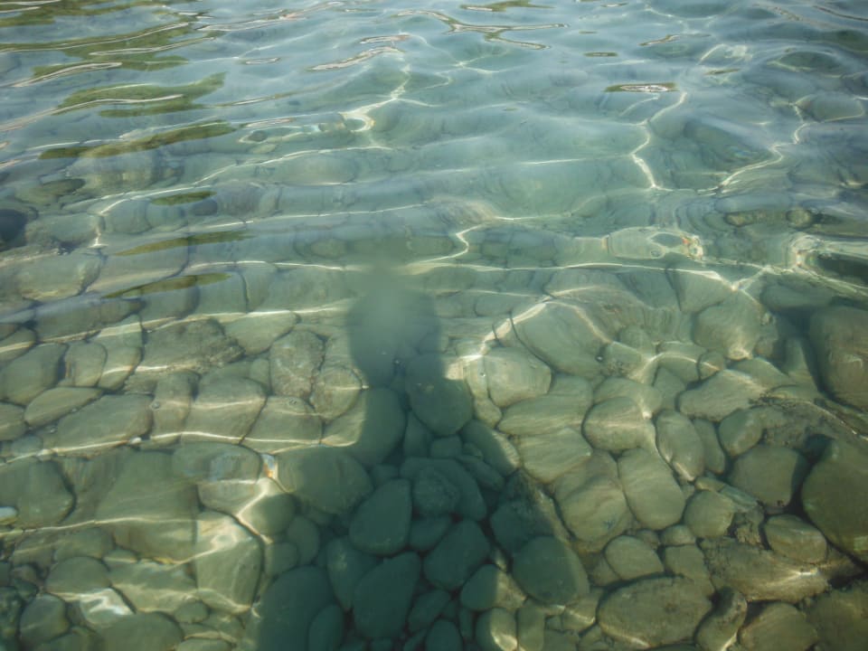 Riesen Kieselsteine am Strand alltoura Club Hotel Poseidon Palace
