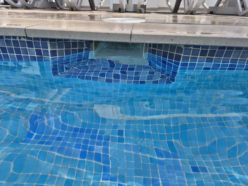 Pool Globales Bouganvilla