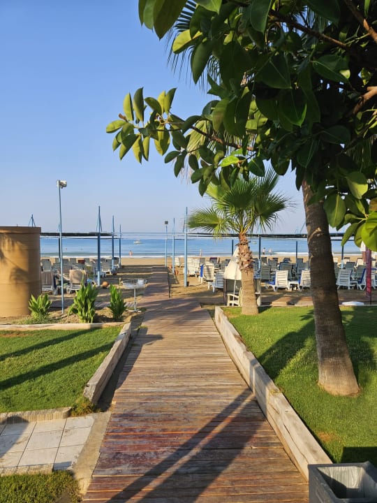 Gartenanlage Iz Flower Side Beach Hotel