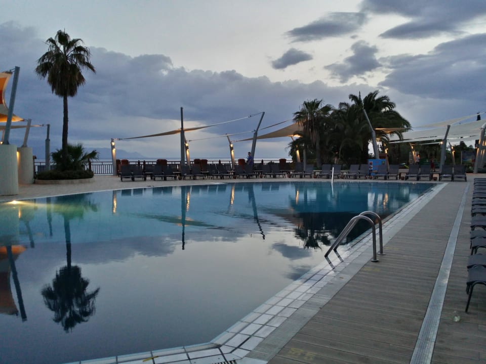 Poolanlage Hotel Pine Bay Holiday Resort